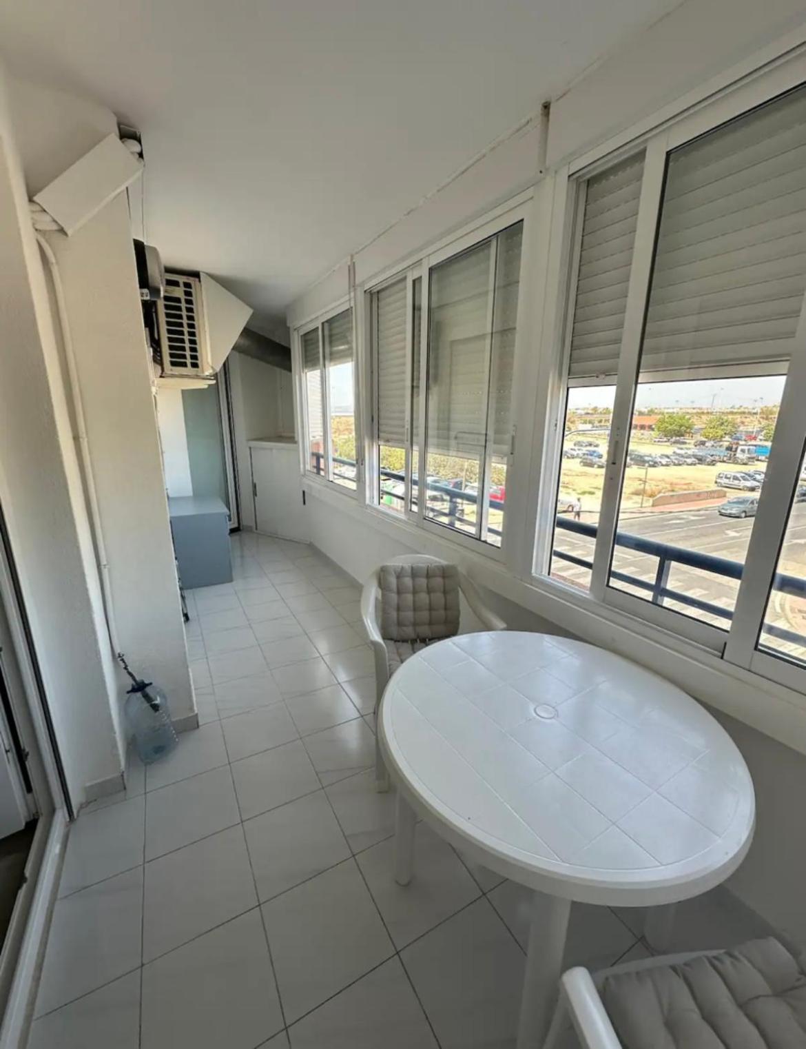 Marina Apartment Торевиеха Екстериор снимка